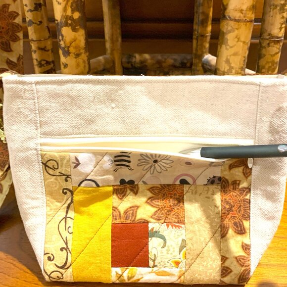 Handmade Patchwork Quilted Crossbody Bag with Lining and Magnetic Snap Closure - Picture 4 of 6